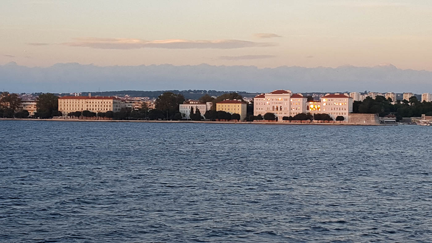 Uitzicht-op-Zadar-vanaf-ferry